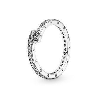 Sparkling Overlapping Ring