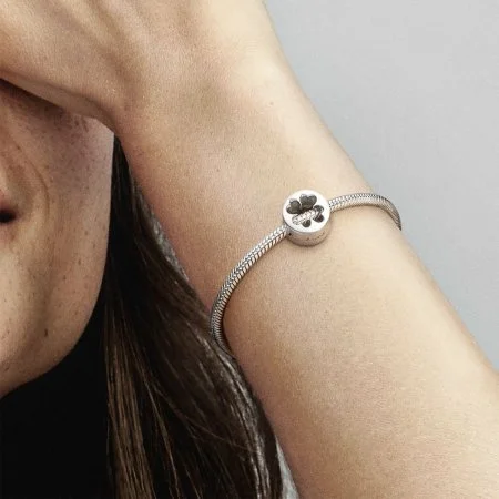 Pandora ovacome charm deals