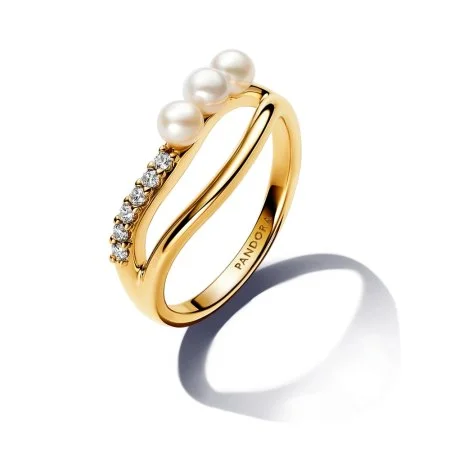 Pandora pearl and diamond ring 2025